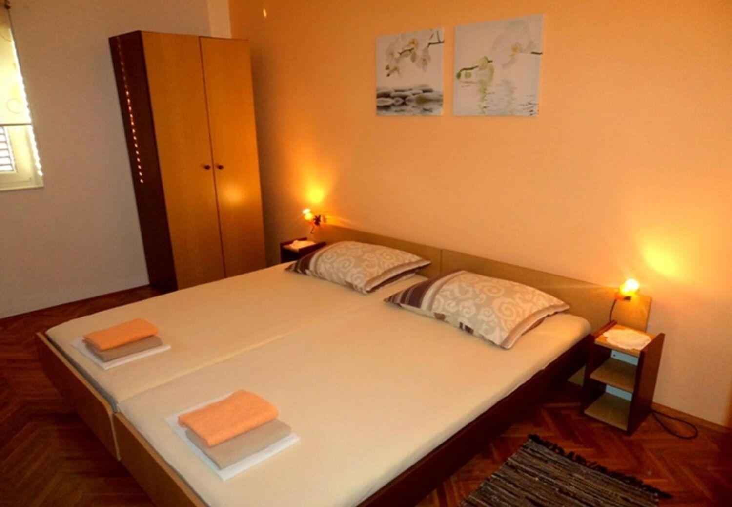 Apartments And Rooms Ognjen - Family Apartments With Free Parking Betina  Exterior foto