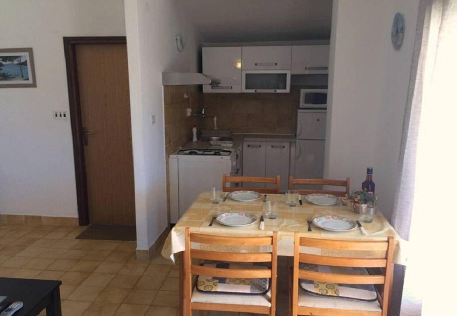 Apartments And Rooms Ognjen - Family Apartments With Free Parking Betina  Exterior foto